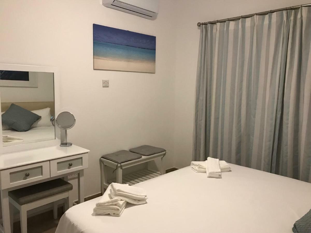 Kings Palace - Fabulous Pool-Side 2 Bed Apartment Paphos Exteriör bild