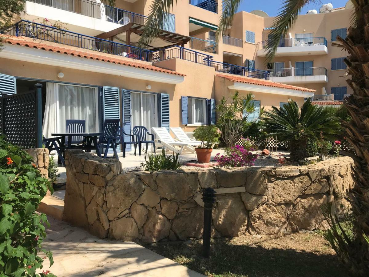 Kings Palace - Fabulous Pool-Side 2 Bed Apartment Paphos Exteriör bild
