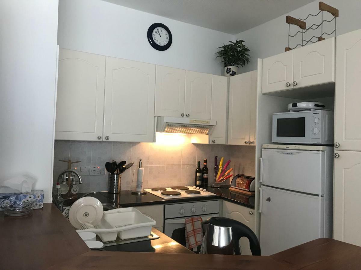 Kings Palace - Fabulous Pool-Side 2 Bed Apartment Paphos Exteriör bild